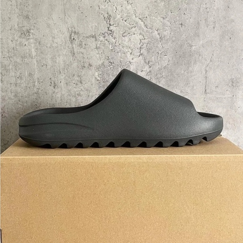 Adidas Yeezy slide 'Onyx' - HQ6448